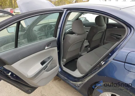 2010 Honda Accord 2.4 Ex z USA, uszkodzony, nr VIN 1HGCP2F72AA166865